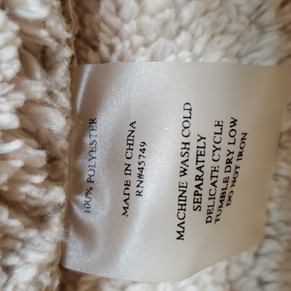 XL Gold Vest - Picture 7 of 8
